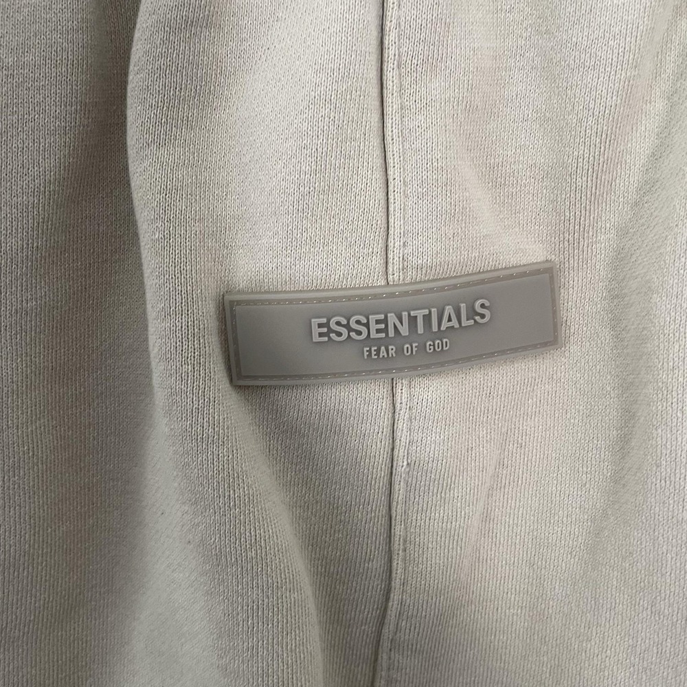 Fear Of God Essentials Sweat Shorts Mens Medium Beige Fleece 5 Inseam Casual - Picture 3 of 12